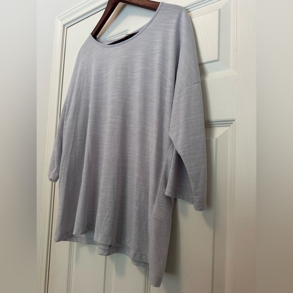 New Women’s Light Gray/Lavender Chico’s Top, size 3 - Picture 5 of 9